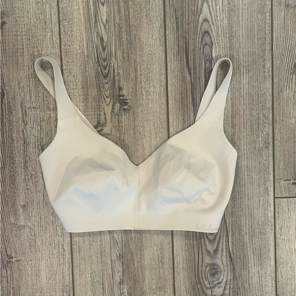 Lululemon Hold True Bra 32E Wireless Molded Cups Nude Cream Adjustable - Picture 1 of 6